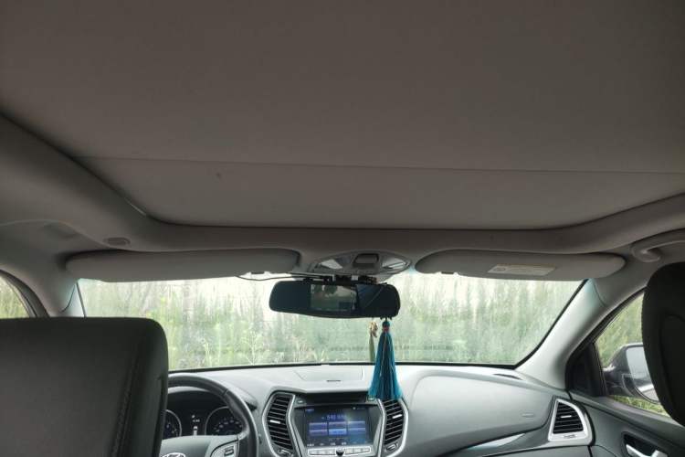 Used Hyundai Santa Fe 2013 2.4L Automatic Two-Wheel Drive Smart Version Headliner