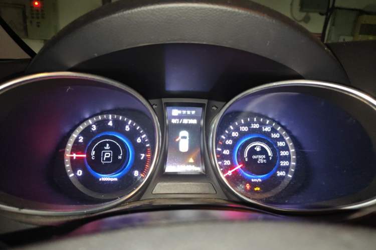 Used Hyundai Santa Fe 2013 2.0T Automatic All-Wheel Drive Top Trim Instrument Cluster