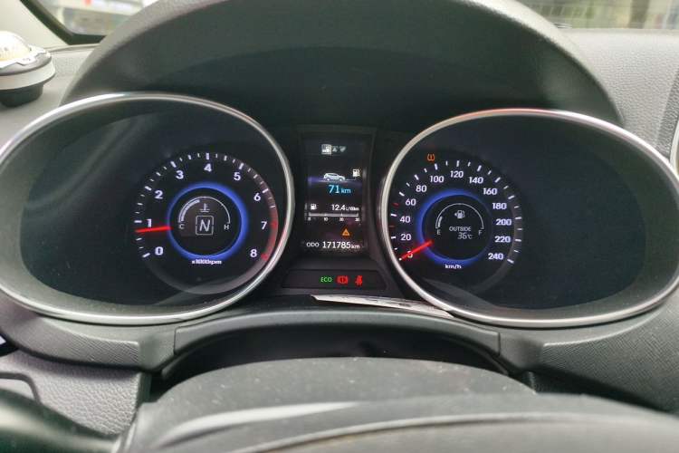 Used Hyundai Santa Fe 2013 Revised Version 2.4L Automatic All-Wheel Drive Luxury Trim Instrument Cluster