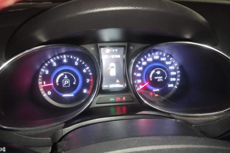 Used Hyundai Santa Fe 2013 2.4L Automatic Two-Wheel Drive Smart Version Instrument Cluster