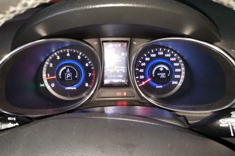 Used Hyundai Santa Fe 2013 2.4L Automatic Two-Wheel Drive Smart Version Instrument Cluster