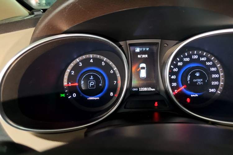 Used Hyundai Santa Fe 2013 2.4L Automatic Two-Wheel Drive Smart Version Instrument Cluster