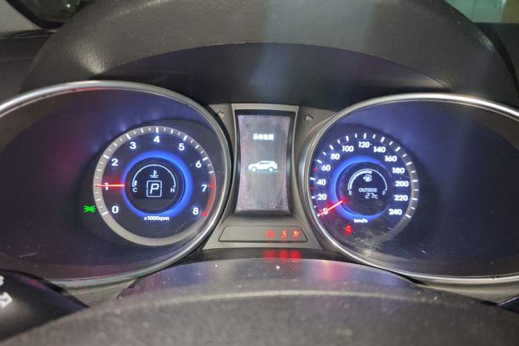 Used Hyundai Santa Fe 2013 2.0T Automatic All-Wheel Drive Top Trim Instrument Cluster