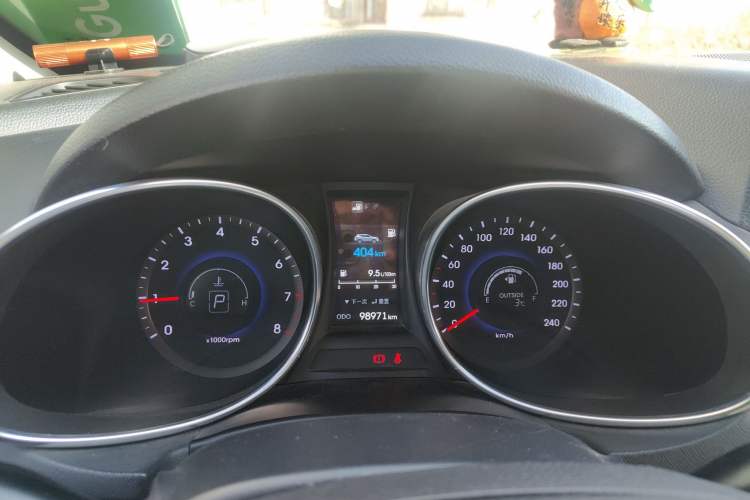 Used Hyundai Santa Fe 2013 Revised Version 2.4L Automatic All-Wheel Drive Luxury Trim Instrument Cluster