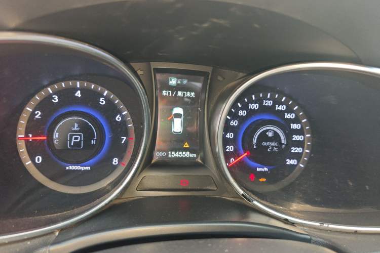 Used Hyundai Santa Fe 2013 2.4L Automatic Two-Wheel Drive Smart Version Instrument Cluster