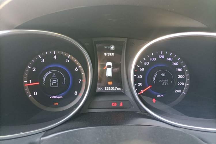 Used Hyundai Santa Fe 2013 2.4L Automatic Two-Wheel Drive Smart Version Instrument Cluster