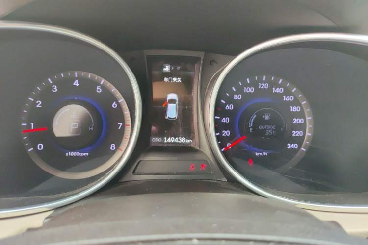 Used Hyundai Santa Fe 2013 2.4L Automatic Two-Wheel Drive Smart Version Instrument Cluster