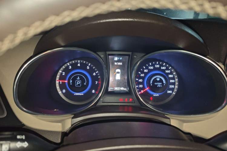 Used Hyundai Santa Fe 2013 2.4L Automatic 4x4 Smart Version Instrument Cluster