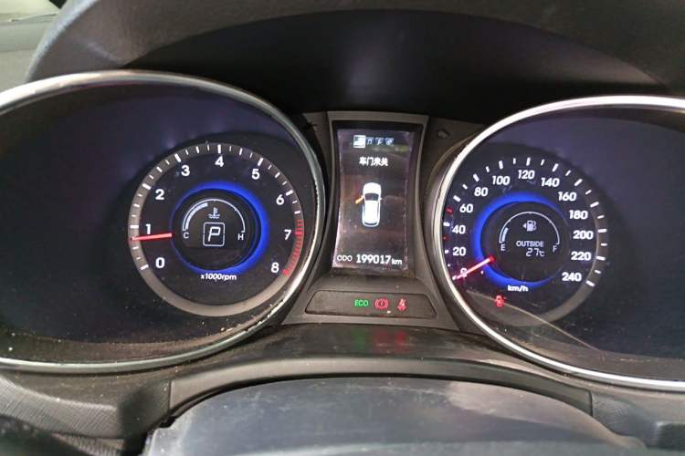 Used Hyundai Santa Fe 2013 2.4L Automatic 4x4 Prestige Edition Instrument Cluster