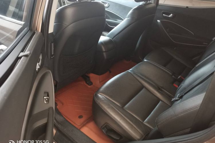 Used Hyundai Santa Fe 2013 Revised Version 2.4L Automatic All-Wheel Drive Smart Type Interior 5