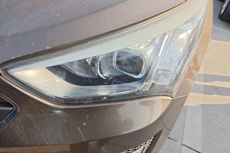 Used Hyundai Santa Fe 2013 2.4L Automatic 2WD Comfort Edition Left Front Headlight