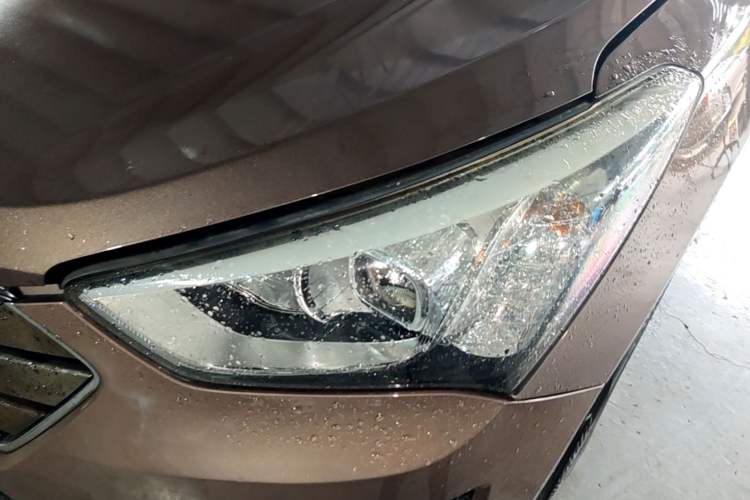 Used Hyundai Santa Fe 2013 2.4L Automatic Two-Wheel Drive Smart Version Left Front Headlight