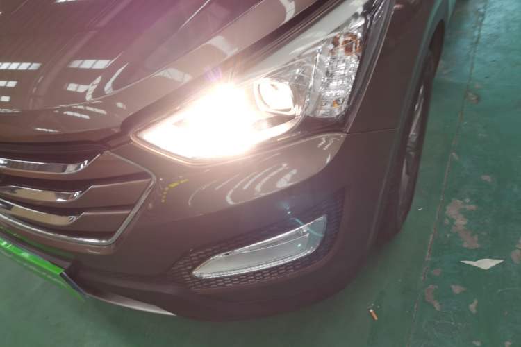 Used Hyundai Santa Fe 2013 2.0T Automatic Two-Wheel Drive Fashion Edition Left Front Headlight