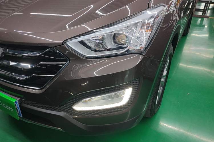Used Hyundai Santa Fe 2013 Revised Version 2.4L Automatic All-Wheel Drive Smart Type Left Front Headlight