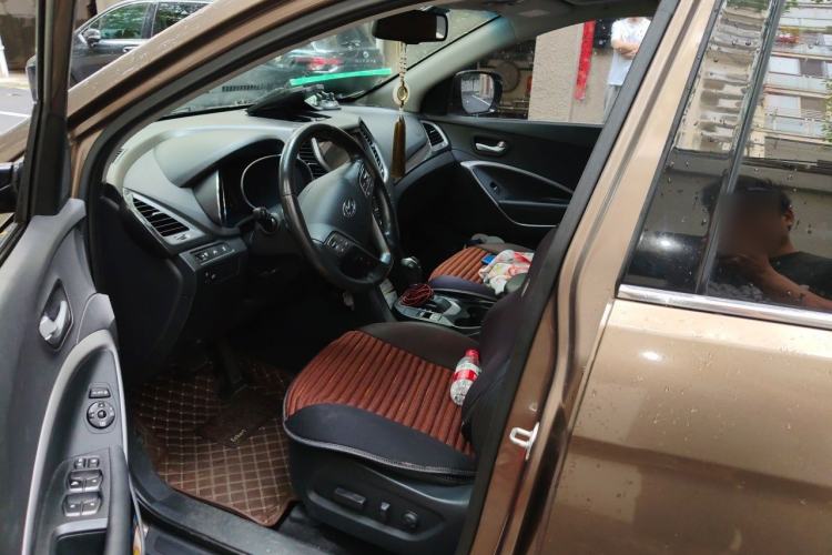 Used Hyundai Santa Fe 2013 2.4L Automatic Two-Wheel Drive Smart Version Left Front Seat