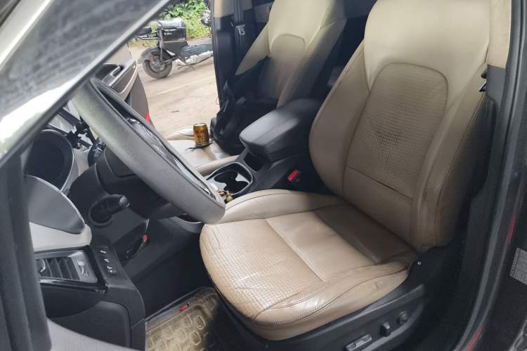 Used Hyundai Santa Fe  Left Front Seat