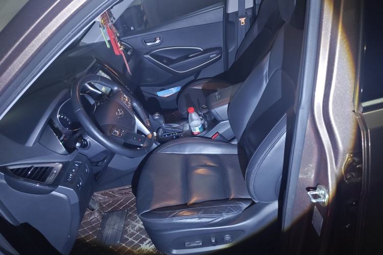 Used Hyundai Santa Fe 2013 2.4L Automatic 4x4 Prestige Edition Left Front Seat