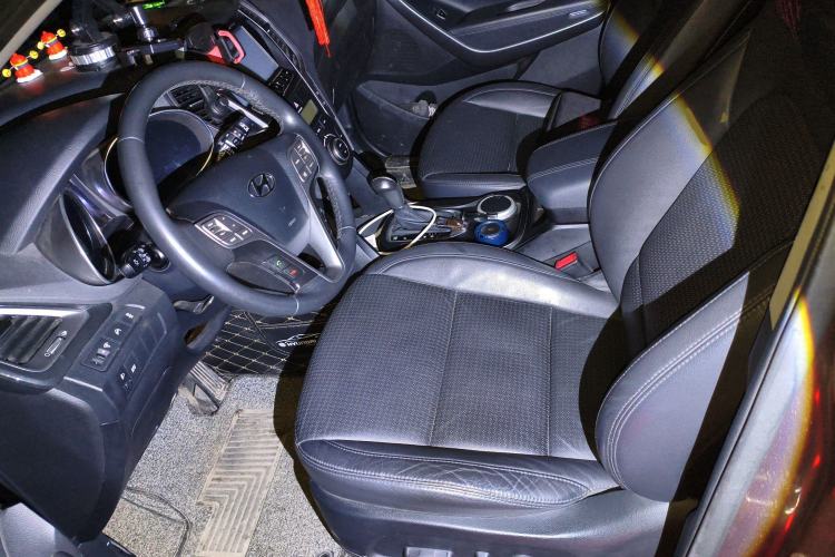Used Hyundai Santa Fe 2013 2.4L Automatic Two-Wheel Drive Smart Version Left Front Seat