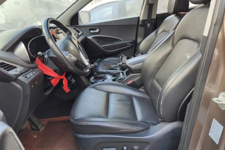 Used Hyundai Santa Fe 2013 2.4L Automatic 4x4 Prestige Edition Left Front Seat