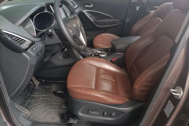 Used Hyundai Santa Fe 2013 Revised Version 2.0T Automatic All-Wheel Drive Prestige Edition Left Front Seat