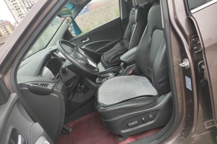 Used Hyundai Santa Fe 2013 2.4L Automatic Two-Wheel Drive Smart Version Left Front Seat