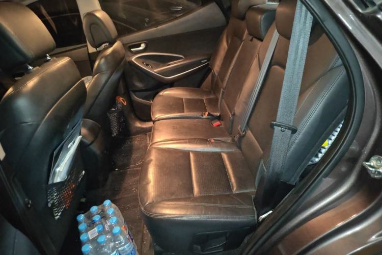 Used Hyundai Santa Fe 2013 2.0T Automatic All-Wheel Drive Top Trim Left Rear Seat