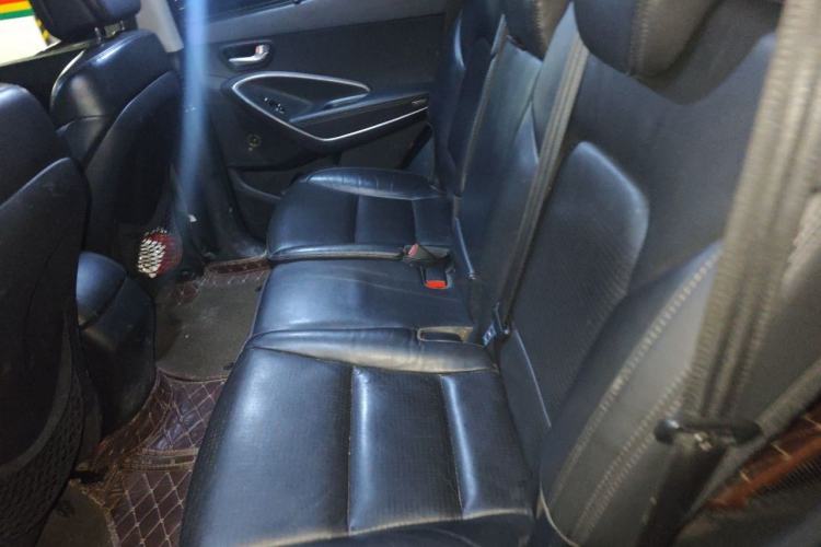 Used Hyundai Santa Fe 2013 2.0T Automatic All-Wheel Drive Top Trim Left Rear Seat