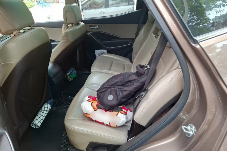 Used Hyundai Santa Fe 2013 2.4L Automatic Two-Wheel Drive Smart Version Left Rear Seat