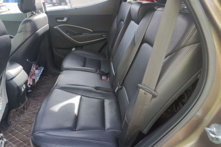 Used Hyundai Santa Fe 2013 Revised Version 2.4L Automatic All-Wheel Drive Luxury Trim Left Rear Seat