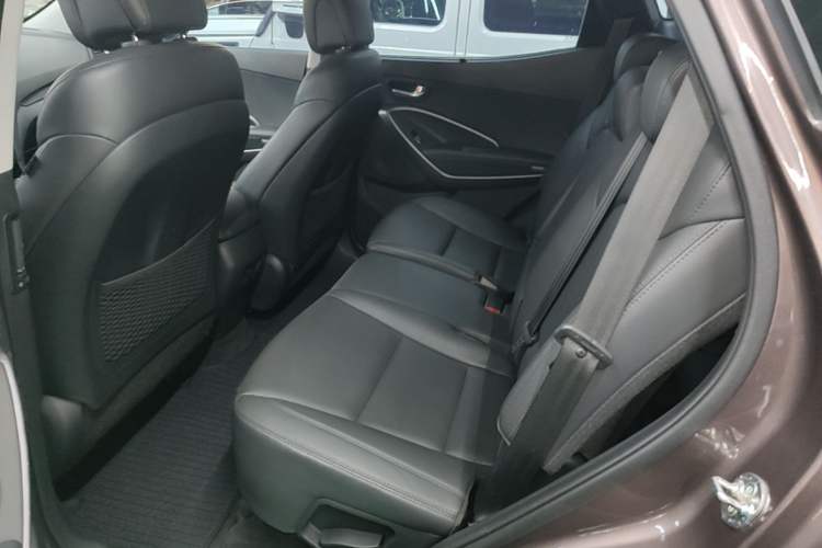 Used Hyundai Santa Fe 2013 Revised Version 2.4L Automatic All-Wheel Drive Smart Type Left Rear Seat