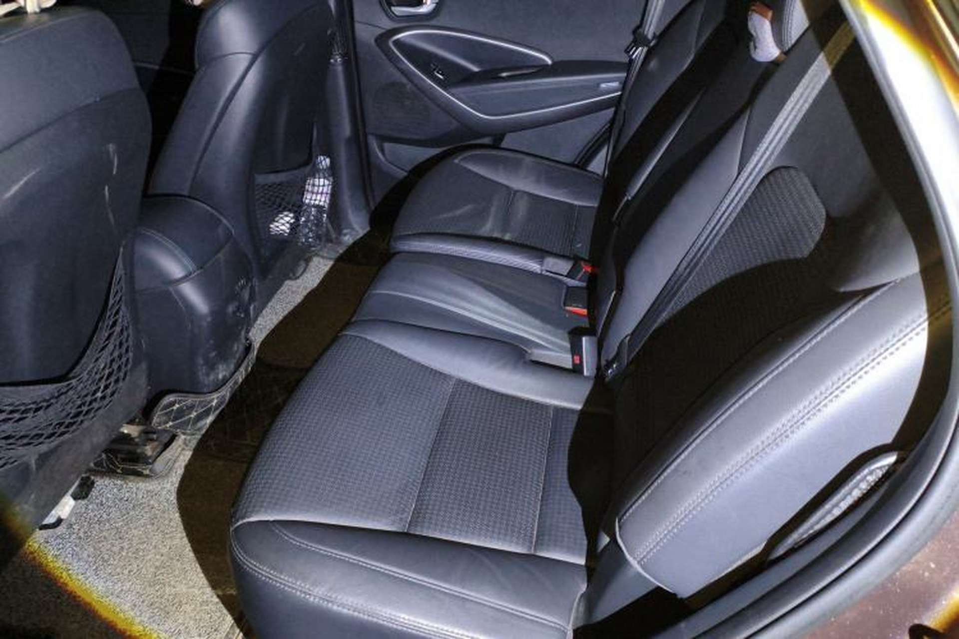 Used Hyundai Santa Fe 2013 2.4L Automatic Two-Wheel Drive Smart Version Left Rear Seat