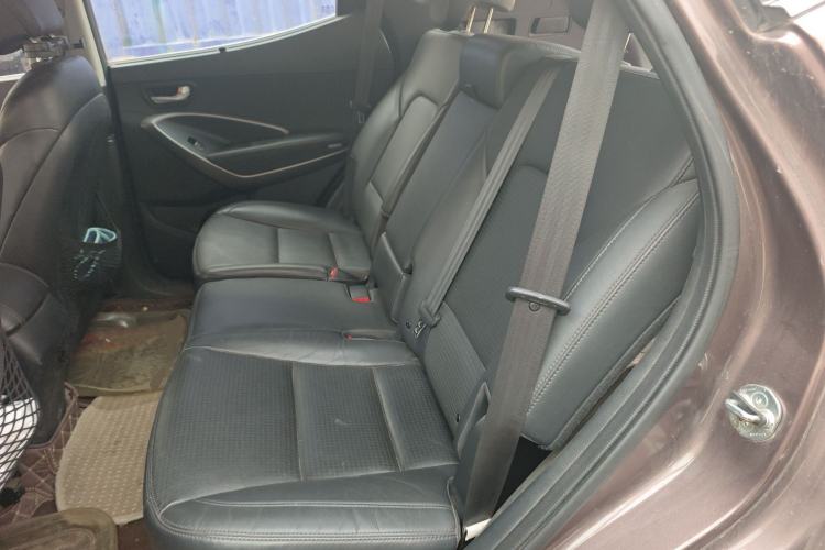 Used Hyundai Santa Fe 2013 2.4L Automatic Two-Wheel Drive Smart Version Left Rear Seat