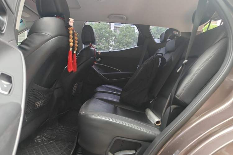 Used Hyundai Santa Fe 2013 Revised Version 2.4L Automatic All-Wheel Drive Smart Type Left Rear Seat