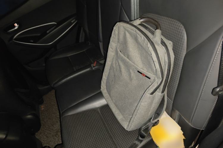 Used Hyundai Santa Fe 2013 2.4L Automatic Two-Wheel Drive Smart Version Left Rear Seat