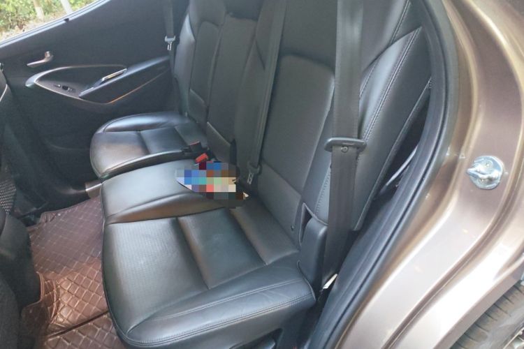 Used Hyundai Santa Fe 2013 Revised Version 2.4L Automatic All-Wheel Drive Luxury Trim Left Rear Seat