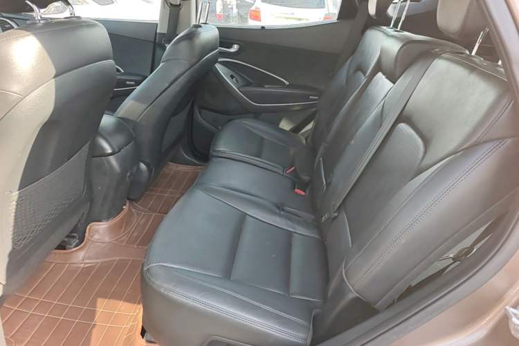 Used Hyundai Santa Fe 2013 Revised Version 2.4L Automatic All-Wheel Drive Smart Type Left Rear Seat