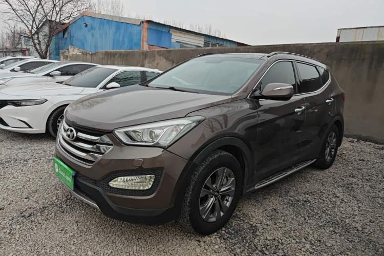 Used Hyundai Santa Fe 2013 2.4L Automatic Two-Wheel Drive Smart Version Left Side