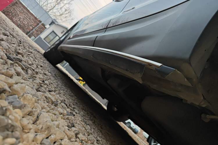 Used Hyundai Santa Fe 2013 2.4L Automatic Two-Wheel Drive Smart Version Left Side Sill