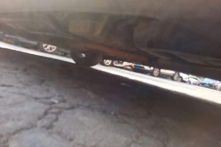 Used Hyundai Santa Fe 2013 2.4L Automatic Two-Wheel Drive Smart Version Left Side Sill