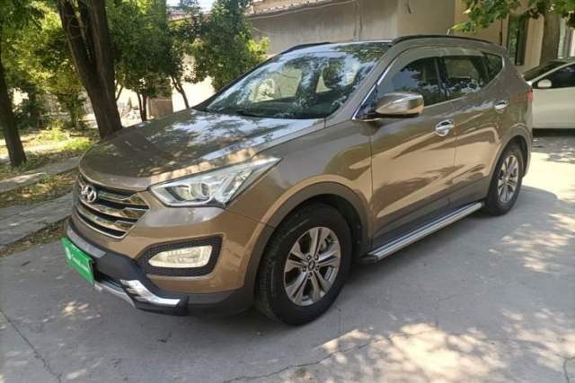 Used Hyundai Santa Fe 2013 2.4L Automatic Two-Wheel Drive Smart Version
