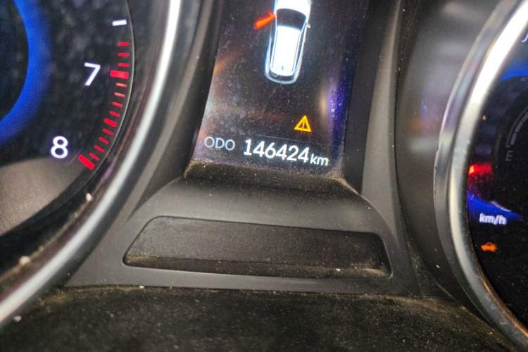 Used Hyundai Santa Fe 2013 2.0T Automatic All-Wheel Drive Top Trim Odometer Close Up