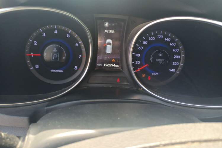 Used Hyundai Santa Fe 2013 Revised Version 2.4L Automatic All-Wheel Drive Smart Type Odometer Close Up