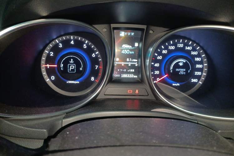 Used Hyundai Santa Fe 2013 2.4L Automatic Two-Wheel Drive Smart Version Odometer Close Up