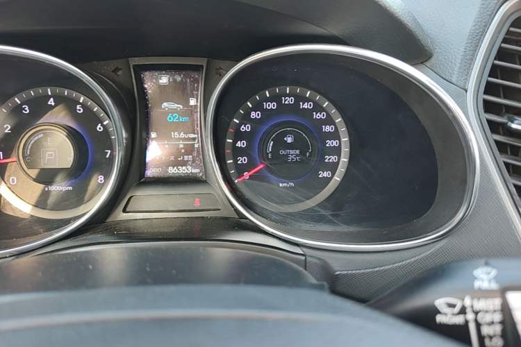 Used Hyundai Santa Fe 2013 Revised Version 2.4L Automatic All-Wheel Drive Smart Type Odometer Close Up