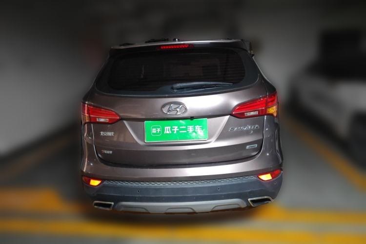 Used Hyundai Santa Fe 2013 2.0T Automatic All-Wheel Drive Top Trim Rear