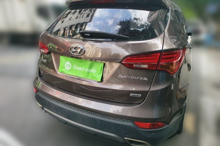 Used Hyundai Santa Fe 2013 Revised Version 2.4L Automatic All-Wheel Drive Luxury Trim Rear