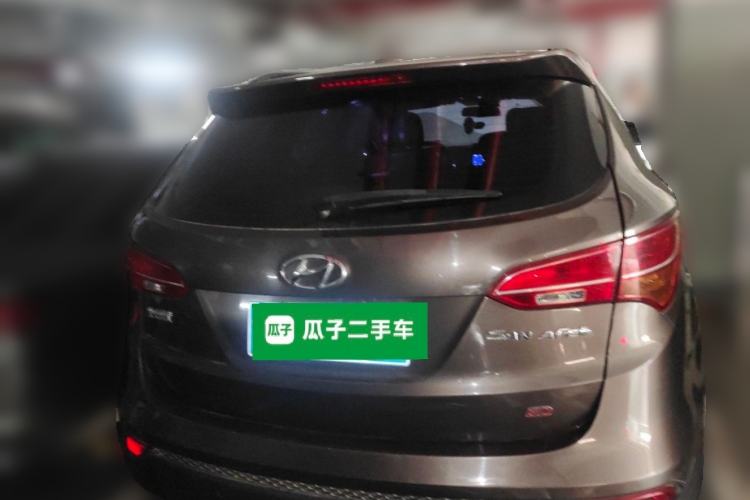 Used Hyundai Santa Fe 2013 2.4L Automatic Two-Wheel Drive Smart Version Rear