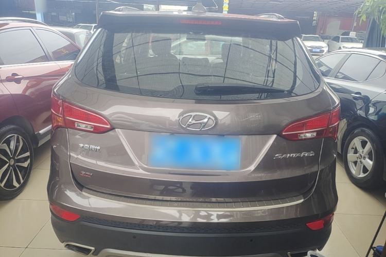 Used Hyundai Santa Fe 2013 2.4L Automatic Two-Wheel Drive Smart Version Rear