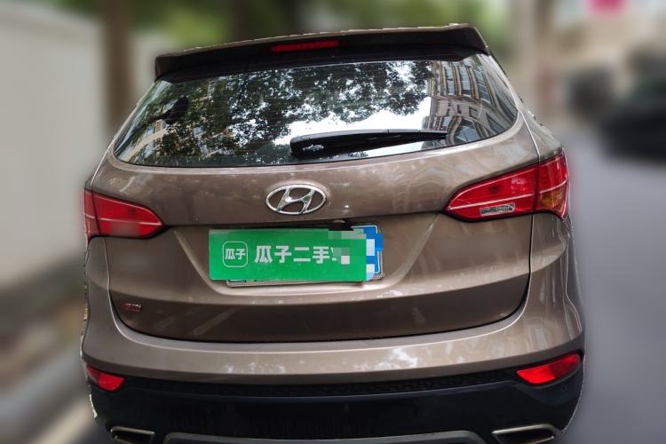 Used Hyundai Santa Fe 2013 2.4L Automatic Two-Wheel Drive Smart Version Rear