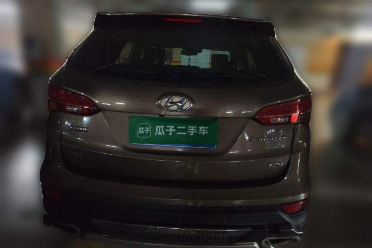 Used Hyundai Santa Fe 2013 2.0T Automatic All-Wheel Drive Top Trim Rear